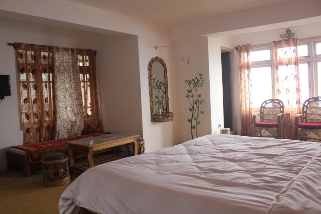 The Ace Pine Valley Hotel Pelling Buitenkant foto