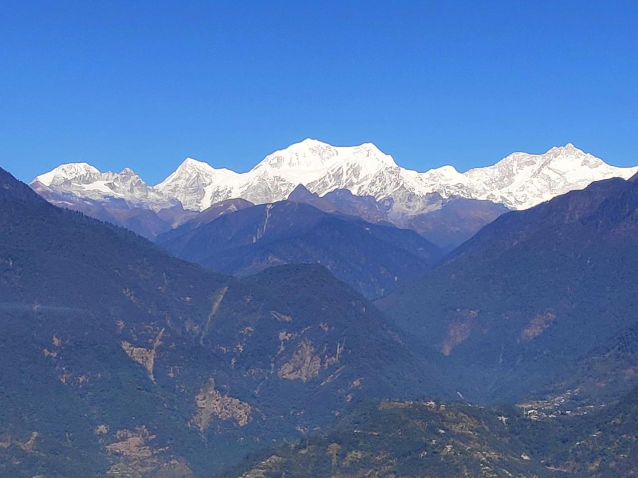 The Ace Pine Valley Hotel Pelling Buitenkant foto